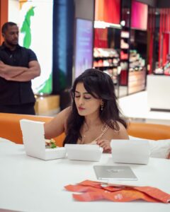 Nidhi Subbaiah Instagram - Ecstatic to launch the all new @MarriottBonvoyOnWheels experience on the Club Marriott South Asia app.
You can finally order your favourite gourmet dishes from your preferred Marriott restaurants across India and get food delivered at the comfort of your home.
#MarriottBonvoyOnWheels 🤍

@gsingh552
@khushnooma