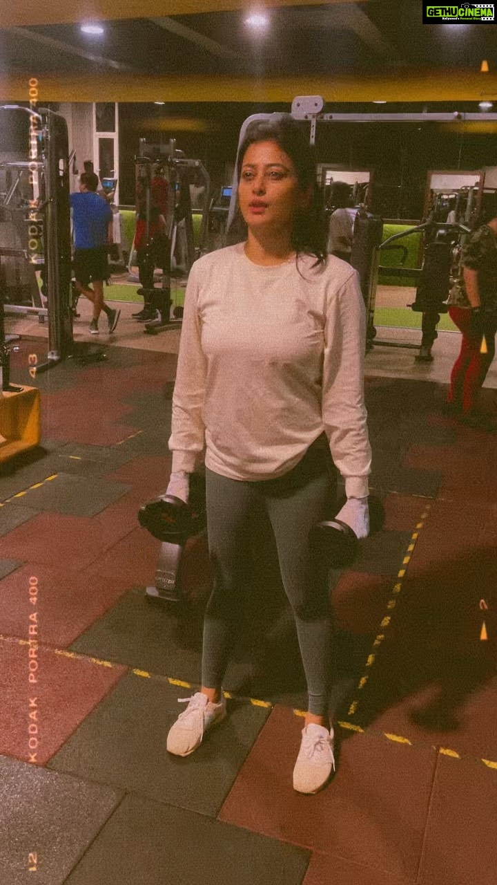Nidhi Subbaiah Instagram - Just been hanging out here the last couple of days 🏋🏽♀️💪🏽 Trained by : @abishekn.gowda at my favourite gym @lotussportsandfitness 💯🏃🏻♀️ Lotus Sports and Fitness
