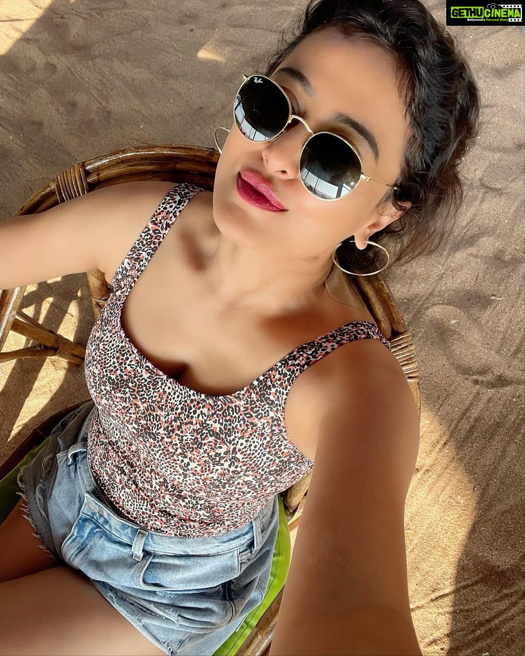 Nidhi Subbaiah Instagram - Create your own sunshine ☀️🕶️🌈