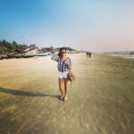 Nidhi Subbaiah Instagram - Seas the day 😎😆 #captiongameridiculous #tropiclikeitshot 😜 #icanseaclearlynow . Ok I’ll stop. Benaulim Beach Goa
