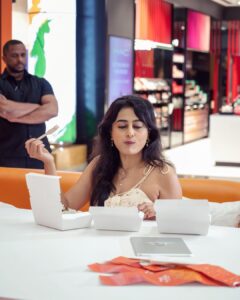 Nidhi Subbaiah Instagram - Ecstatic to launch the all new @MarriottBonvoyOnWheels experience on the Club Marriott South Asia app.
You can finally order your favourite gourmet dishes from your preferred Marriott restaurants across India and get food delivered at the comfort of your home.
#MarriottBonvoyOnWheels 🤍

@gsingh552
@khushnooma