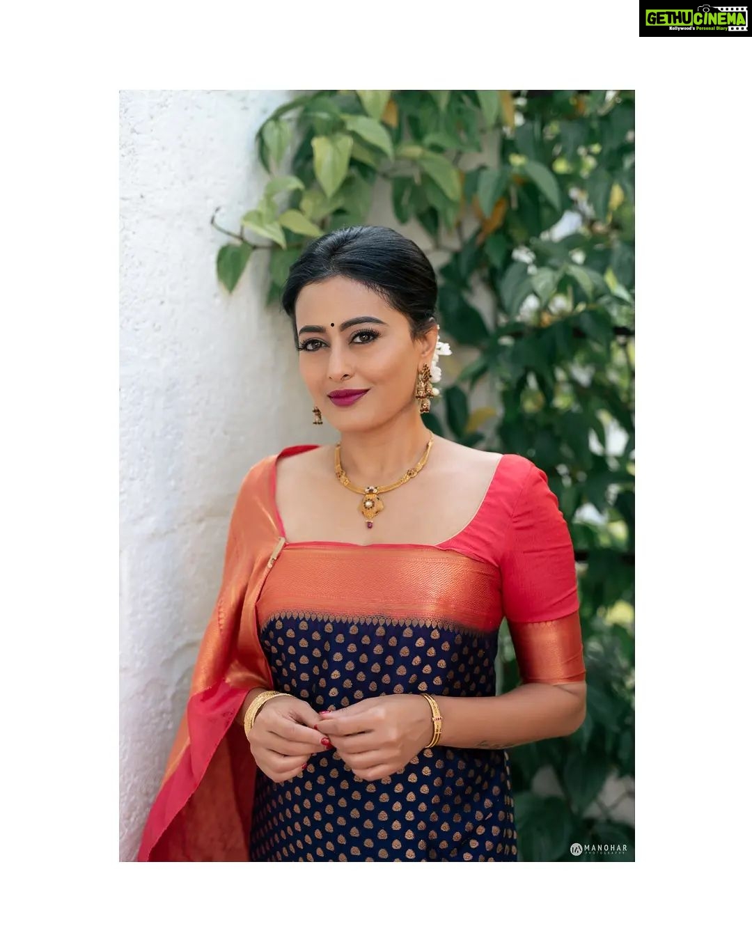 Nidhi Subbaiah Instagram - In frame : @nidhisubbaiah Photo : @manoharphotography1 H&M : @kruthikasmakeup . Shot using : @sonyalphain A7IV Light with : @godoxindiaofficial AD200 Pro . #nidhisubbaiah #celebrity #artist #sandalwood #celebshoot #mysore #actress #sonyalpha #godox Mysore, Karnataka