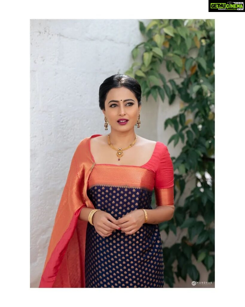 Nidhi Subbaiah Instagram - In frame : @nidhisubbaiah Photo : @manoharphotography1 H&M : @kruthikasmakeup . Shot using : @sonyalphain A7IV Light with : @godoxindiaofficial AD200 Pro . #nidhisubbaiah #celebrity #artist #sandalwood #celebshoot #mysore #actress #sonyalpha #godox Mysore, Karnataka