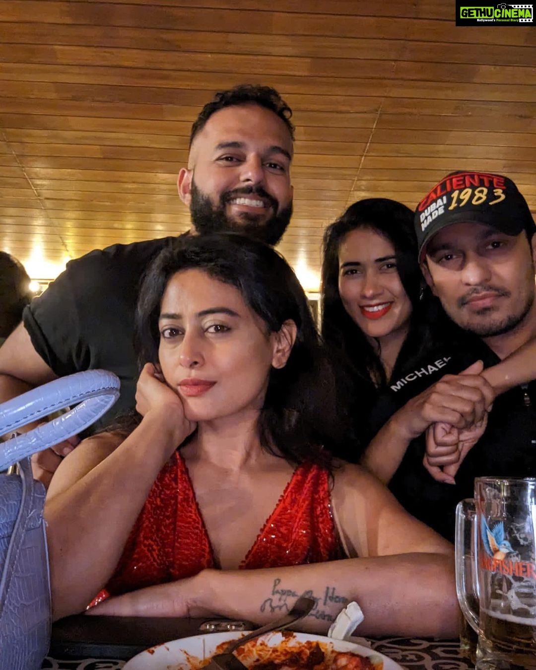 Nidhi Subbaiah Instagram - Wore a red shimmery top last night n took a lot of pictures with friends . #instacaptiongamedead See you tomorrow 2023! Mysore, Karnataka