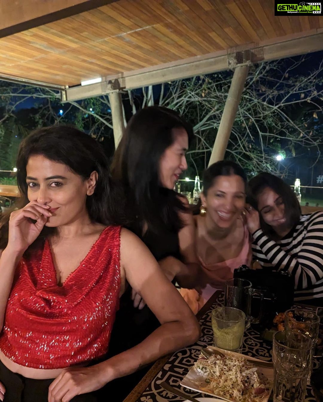 Nidhi Subbaiah Instagram - Wore a red shimmery top last night n took a lot of pictures with friends . #instacaptiongamedead See you tomorrow 2023! Mysore, Karnataka