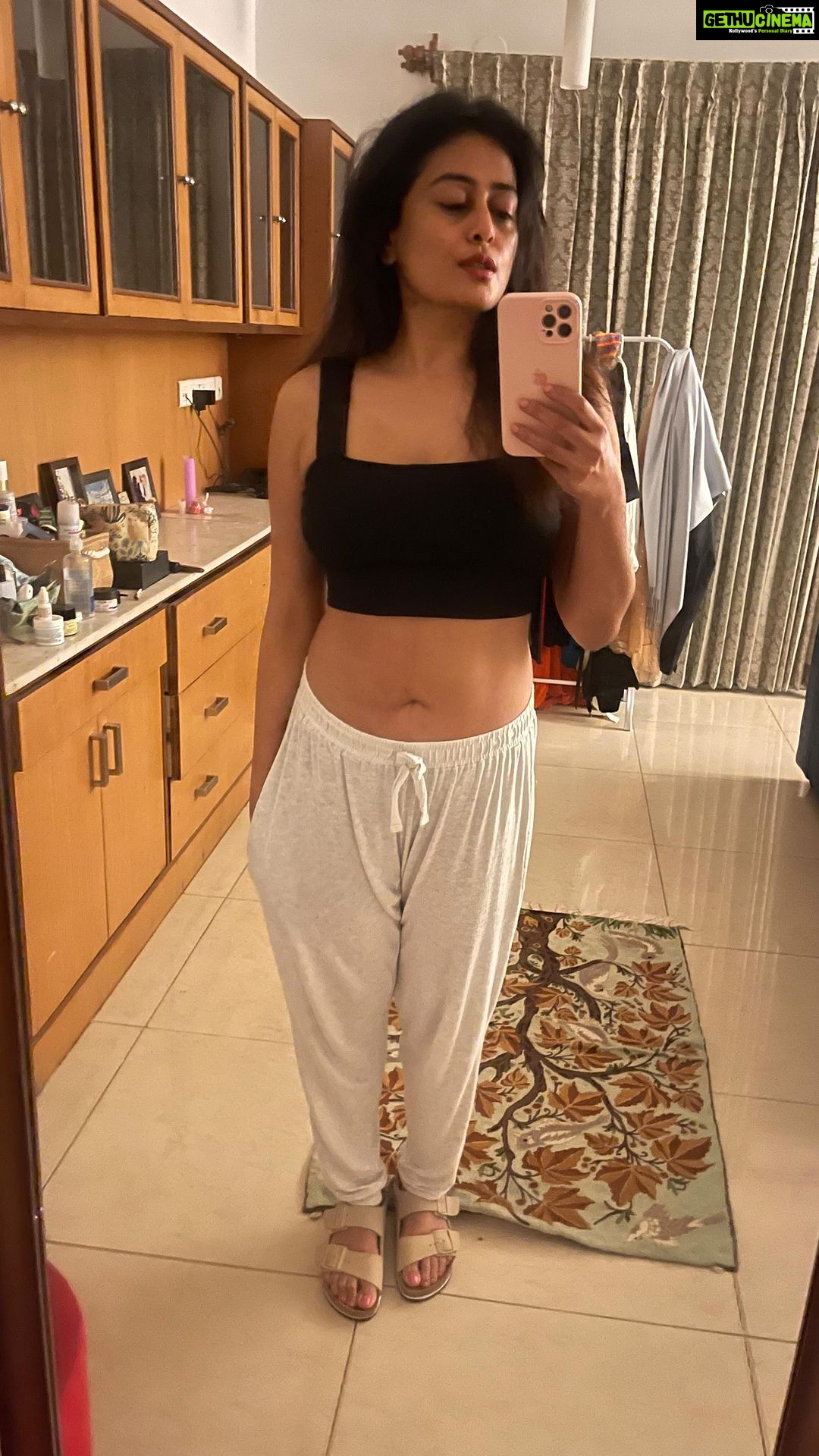 Nidhi Subbaiah Instagram - #baahonmeinchaleaao ♥️