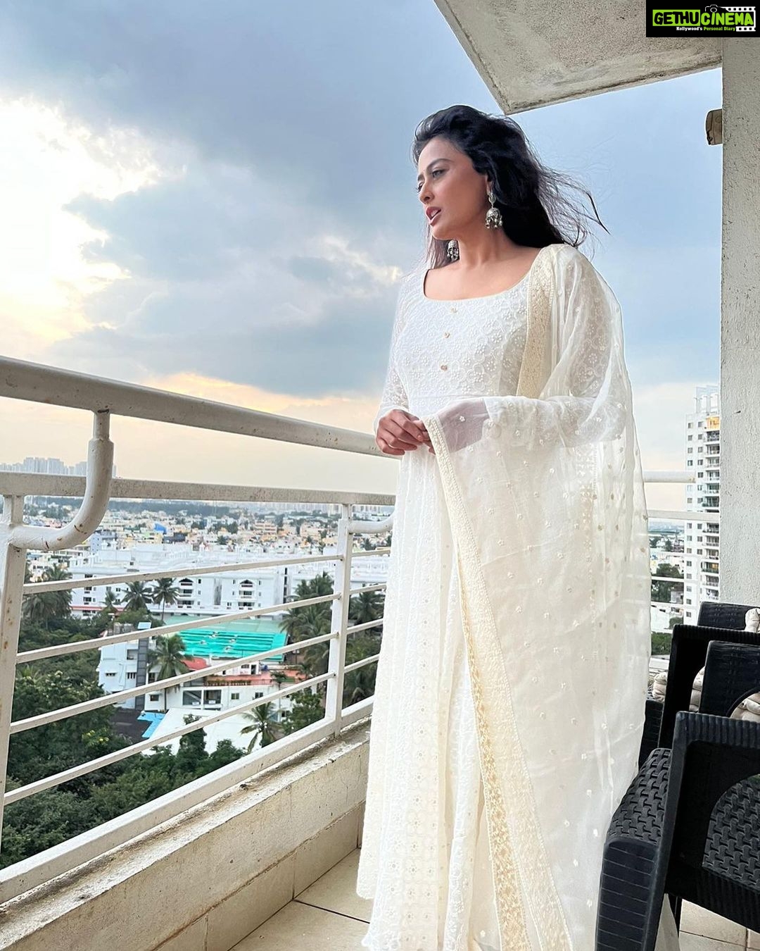 Nidhi Subbaiah Instagram - Yesterday for #PuneethaParva ♥️ Hair and Makeup : @hairandmakeup_by_keerthana Outfit : @laxmikrishnaofficial 🤍 Bangalore, India