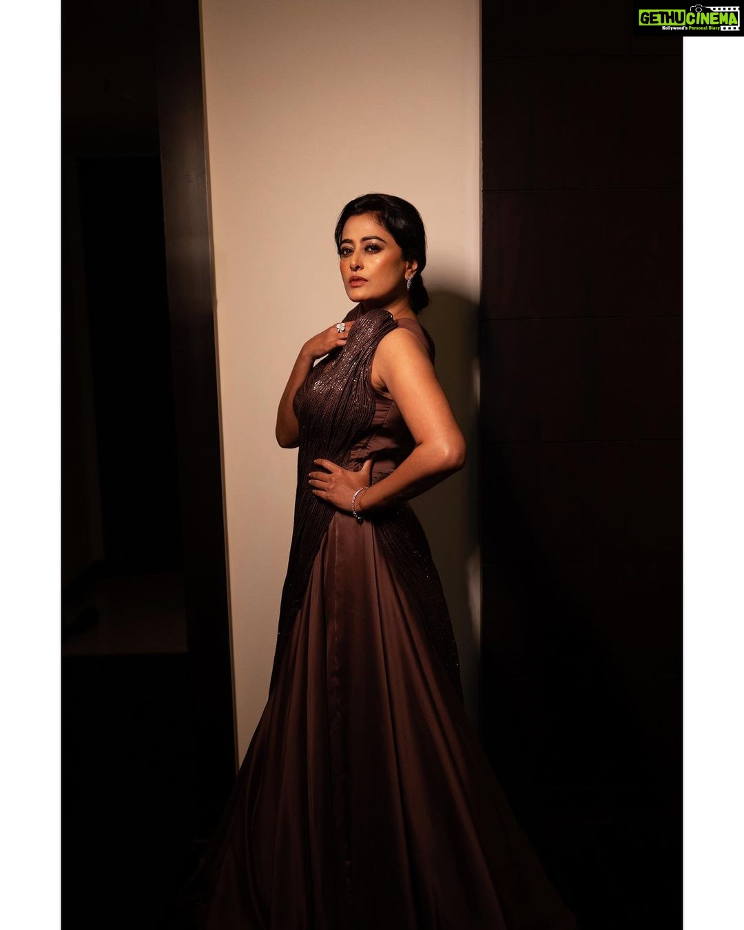 Nidhi Subbaiah Instagram - HMU - @makeoversbyamitha_lekha Photography - @nithishayyod Styling: @stilerush_by_varshinijanakiram Assisted by : @miss_tipsyyy Wardrobe: @fulkistudio Accessories: @bcos_its_silver