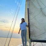 Nidhi Subbaiah Instagram - Today I chased a sunset on a sailboat ⛵️! 💛🧡🌅
