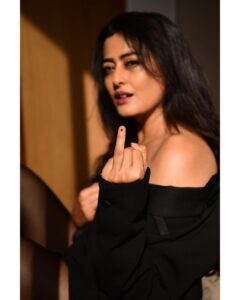 Nidhi Subbaiah Instagram - Smile big, laugh often 🖤 📸 - @nim.is.hh HMU - @manju_makeover1