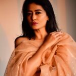 Nidhi Subbaiah Instagram - All for the gram 🤓 📸 @nim.is.hh 💄 @manju_makeover1 🤍