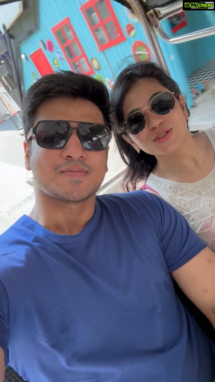 Nikhil Siddhartha Instagram - Travel, Family , Friends 👉🏽 Happiness May God Bless you all this Festive season with Happiness and Prosperity 🙏🏽❤️ #dussehra #diwali #yolo #vacation #vacationmode #vibes