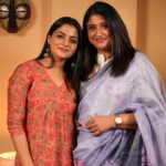 Nikhila Vimal Instagram – Nikhila Vimal I always liked her performances…She has this magical ability to quietly transform into the character and blend seamlessly into the story…never jarring never standing apart..Everytime I saw her act I was just with her character…
.
.
And her interviews that I had watched previously blew my mind away…what grit and candour…I was waiting eagerly for an opportunity to talk to her…this was an interview I wanted to do very badly…thank you Nikhila for coming ..

I sought her permission to ask certain questions and she let me..am grateful for that…it was not easy this interview for you Nikhila..but like you said this was a barrier that you wanted to overcome…and you did with such grace and heart…love and respect

Pls watch Part1 and Part 2 that’s streaming now…part 3 will come soon..link on bio and story. Watch full conversation in YT channel as well

#nikhilavimalinterview
#iamwithdhanyavarma
#dhanyavarma
#iam
#nikhilavimal
#life
#story