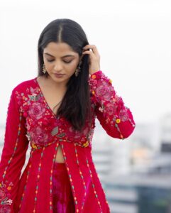 Nikhila Vimal Instagram - When in doubt, wear pink💖
