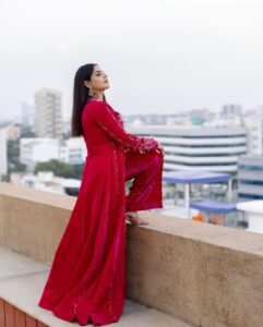 Nikhila Vimal Instagram - When in doubt, wear pink💖