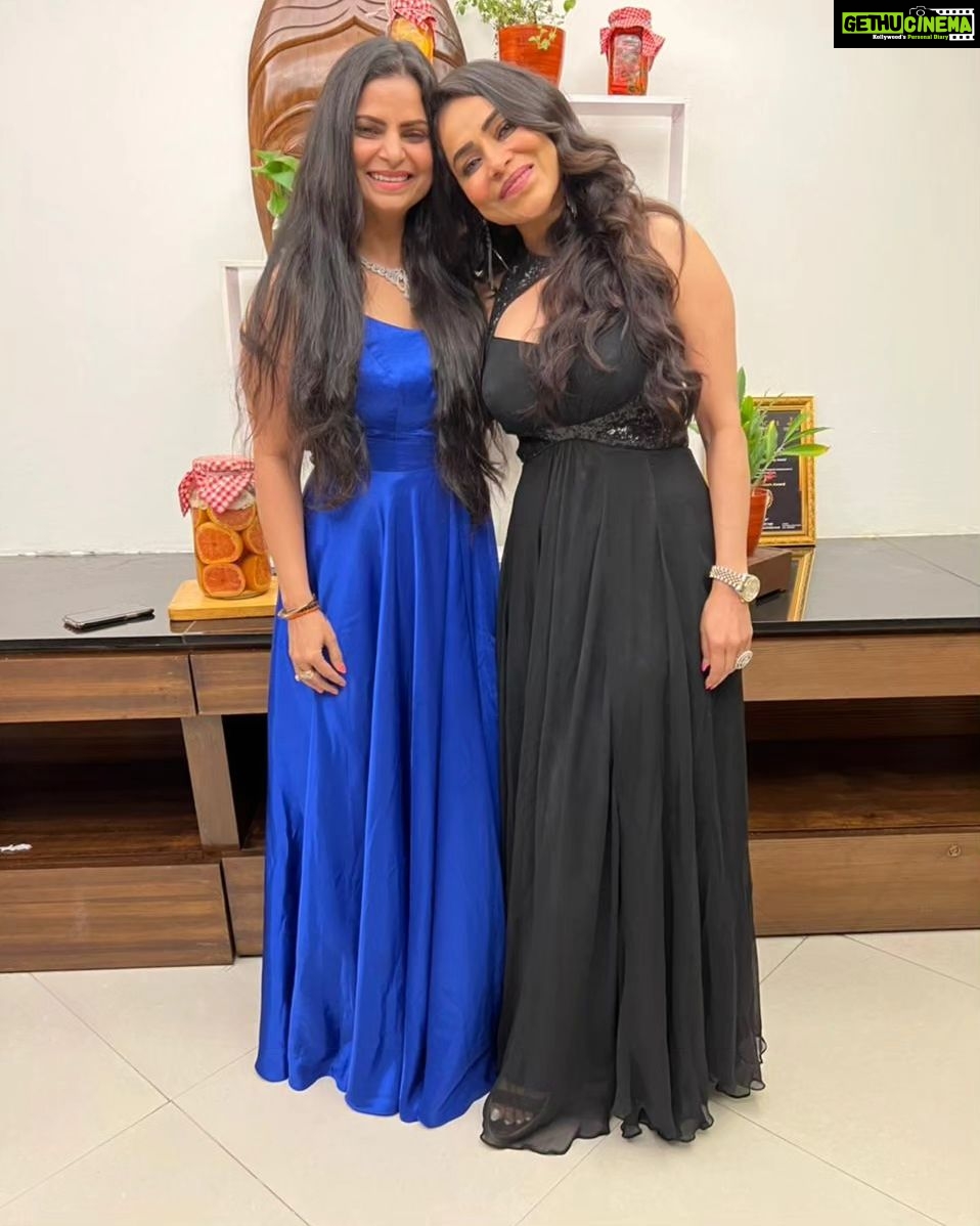 Nikita Rawal Instagram - Only one word for you ,you are my life ,nothing much to say ,without you my world end's 🌎 ♥️ happy birthday my Rooh ❤️ Love you my life ❤️ #birthday #birthdaygirl #angel #sisterlove