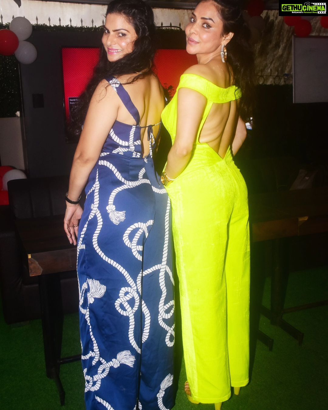 Nikita Rawal Instagram - Only one word for you ,you are my life ,nothing much to say ,without you my world end's 🌎 ♥️ happy birthday my Rooh ❤️ Love you my life ❤️ #birthday #birthdaygirl #angel #sisterlove