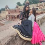 Nikita Rawal Instagram - Only one word for you ,you are my life ,nothing much to say ,without you my world end's 🌎 ♥️ happy birthday my Rooh ❤️ Love you my life ❤️ #birthday #birthdaygirl #angel #sisterlove