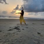Nikita Rawal Instagram - Weekend vibes with ma favourite sea 🌊 #sea #sealife #weekand #mood #feelthelove #selflove #sunday #sundayfunday #nikitarawal