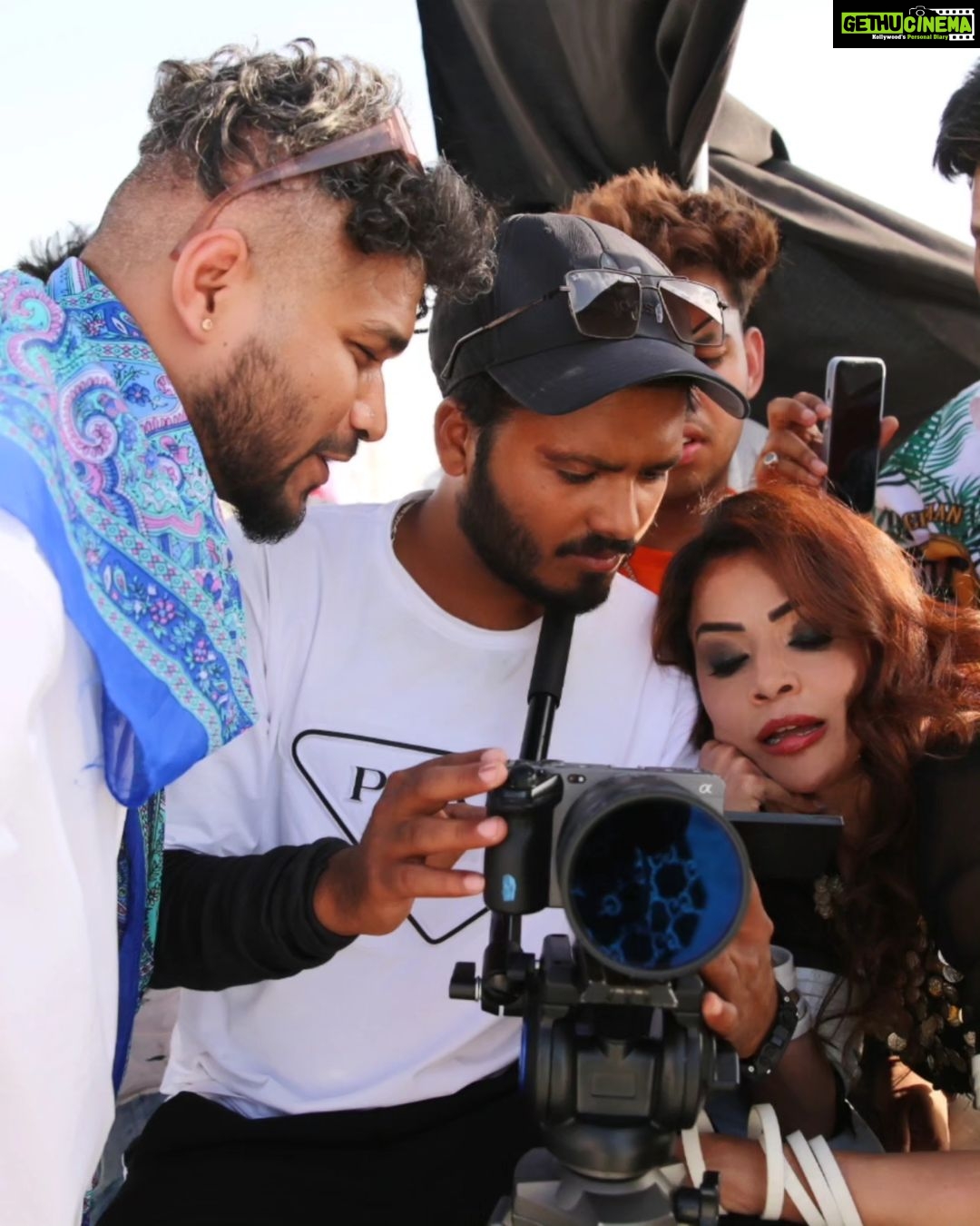 Nikita Rawal Instagram - Light, camera 📷 action 🎬 Some working moments ✨️ Coming soon #camera #nikitarawal #shooting #action #outdore