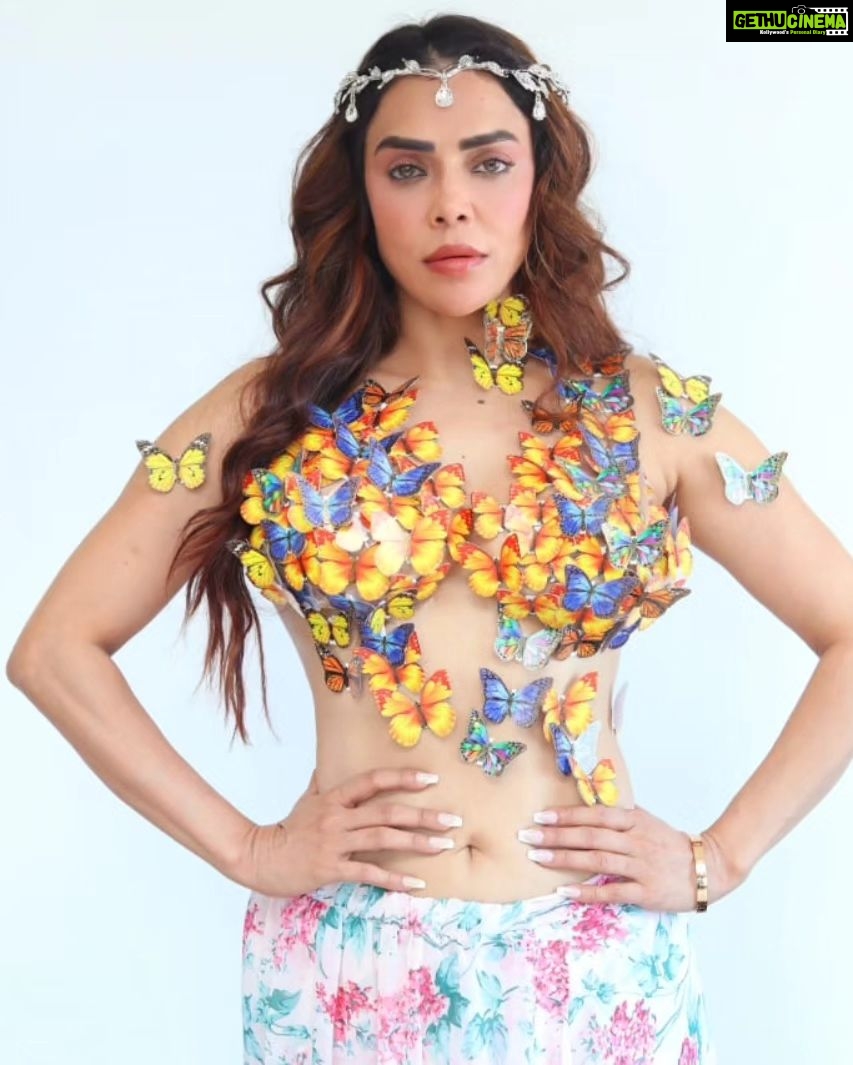 Nikita Rawal Instagram - “She remembered who she was and the game changed.” 🦋🦋 #nikitarawal🔥 #butterfly #butterflies #butterflydress #confidence