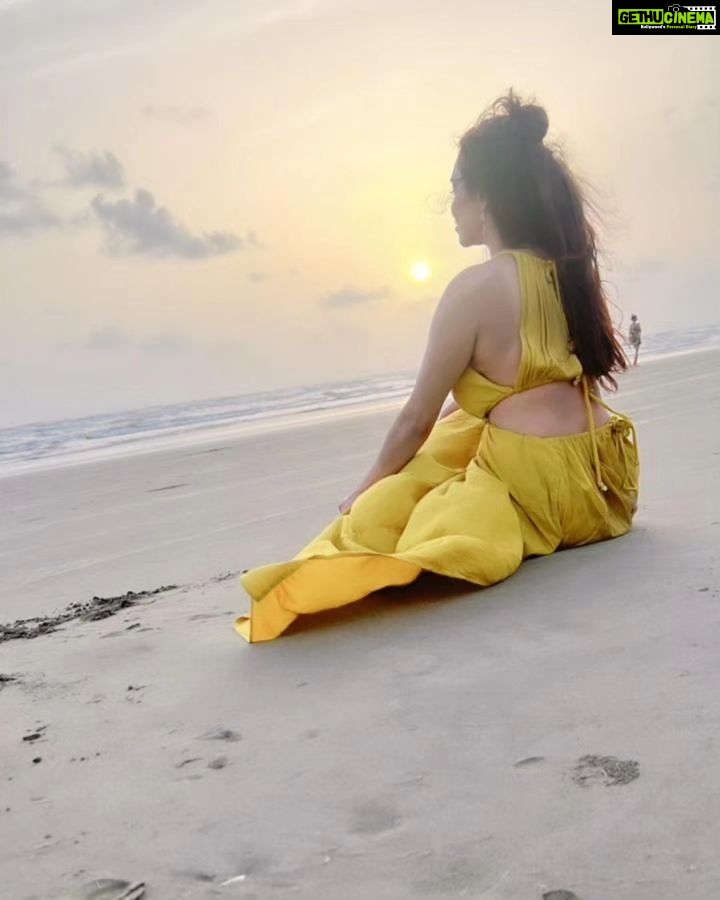Nikita Rawal Instagram - Weekand ❤️ #weekand #refreshing #positive #universe #thankyou #selflove My Favorite Place