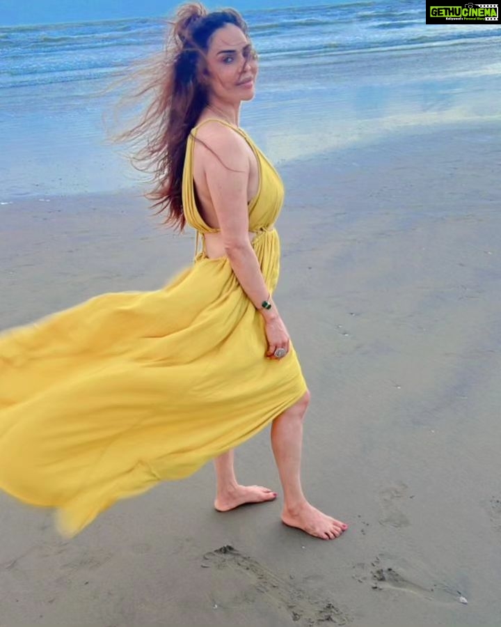 Nikita Rawal Instagram - Weekand ❤️ #weekand #refreshing #positive #universe #thankyou #selflove My Favorite Place