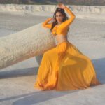 Nikita Rawal Instagram - Glipms from up coming ❤️ #shoot #nikitarawal #orenge #comingsoon #kamariya