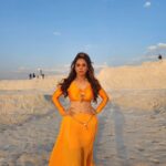 Nikita Rawal Instagram - Glipms from up coming ❤️ #shoot #nikitarawal #orenge #comingsoon #kamariya