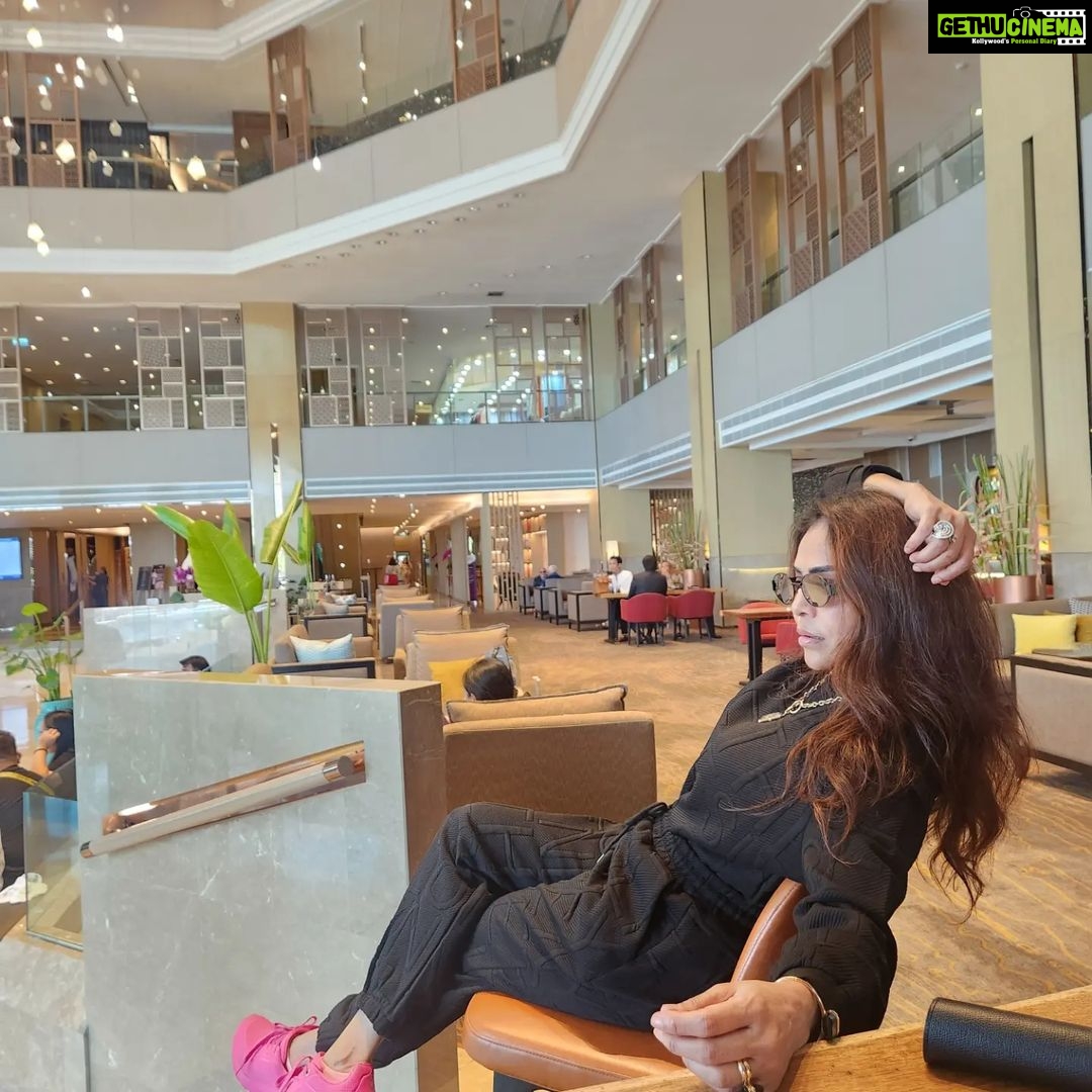 Nikita Rawal Instagram - Monday mood 😴 🖤 #monday #mondaymotivation #travel #travelblogger #travelphotography