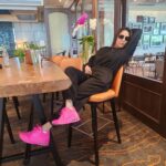 Nikita Rawal Instagram - Monday mood 😴 🖤 #monday #mondaymotivation #travel #travelblogger #travelphotography