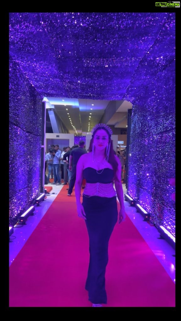 Nikita Rawal Instagram - My kind of evening 😍❤️ #award #evning