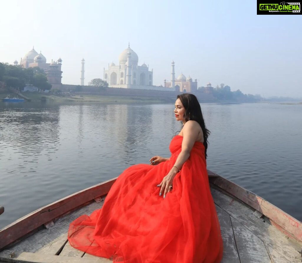 Nikita Rawal Instagram - I’m in a good place right now. Not emotionally, I’m just at the Taj Mahal. #tajmahal #taj #love #mumtaz #red #inlove Taj Mahal, Agra