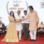 Nikita Rawal Instagram - Rashtriya abhiman puraskar 🙏 Feeling blessed ☺️ Thank you for so much love ❤️ @shimmerentertainment #nikita #nikitarawal #award #rashtriya #puraskar