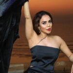 Nikita Rawal Instagram - And it's a weekend with a black magic 🎩 Makeup @ansarireshma_makeup Photos @madhurchouhan #nikitarawal #blackgirlmagic #black #shyshygirl #shyshydil #hotblackgirls