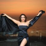 Nikita Rawal Instagram - And it's a weekend with a black magic 🎩 Makeup @ansarireshma_makeup Photos @madhurchouhan #nikitarawal #blackgirlmagic #black #shyshygirl #shyshydil #hotblackgirls