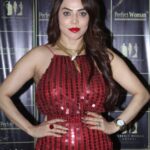 Nikita Rawal Instagram - The perfect woman evning 🥰 Thank you #nikitarawal #perfactwoman #womans #womanstyle #womanslook #award