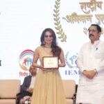Nikita Rawal Instagram - Rashtriya abhiman puraskar 🙏 Feeling blessed ☺️ Thank you for so much love ❤️ @shimmerentertainment #nikita #nikitarawal #award #rashtriya #puraskar