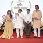 Nikita Rawal Instagram - Rashtriya abhiman puraskar 🙏 Feeling blessed ☺️ Thank you for so much love ❤️ @shimmerentertainment #nikita #nikitarawal #award #rashtriya #puraskar