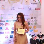 Nikita Rawal Instagram - Rashtriya abhiman puraskar 🙏 Feeling blessed ☺️ Thank you for so much love ❤️ @shimmerentertainment #nikita #nikitarawal #award #rashtriya #puraskar