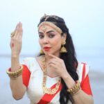 Nikita Rawal Instagram - May Maa Durga is there with us holding our hands at each and every difficult step of our lives to protect us and keep us safe. Warm wishes on Chaitra Navratri 🙏 #durga #navratri #navratrispecial #maa #makali #nikitarawal #shyshydil #shyshygirl Maa Kali Mandir