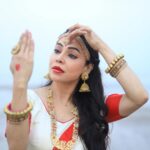 Nikita Rawal Instagram - May Maa Durga is there with us holding our hands at each and every difficult step of our lives to protect us and keep us safe. Warm wishes on Chaitra Navratri 🙏 #durga #navratri #navratrispecial #maa #makali #nikitarawal #shyshydil #shyshygirl Maa Kali Mandir