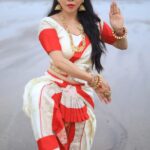 Nikita Rawal Instagram - May Maa Durga is there with us holding our hands at each and every difficult step of our lives to protect us and keep us safe. Warm wishes on Chaitra Navratri 🙏 #durga #navratri #navratrispecial #maa #makali #nikitarawal #shyshydil #shyshygirl Maa Kali Mandir