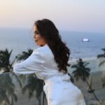 Nikita Rawal Instagram - “Don't look back. You'll miss what's in front of you. I don't look back. I'm like a shark – I only look forward.” #nikitarawal #positivevibes #only #love #star My Favorite Place