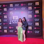 Nikita Rawal Instagram - One evning @CCL with my freinds like family My bestie 💓 @pakkhihegde @thevishnuvishal @navdeeptomargujjar_ Grand Hyatt Mumbai