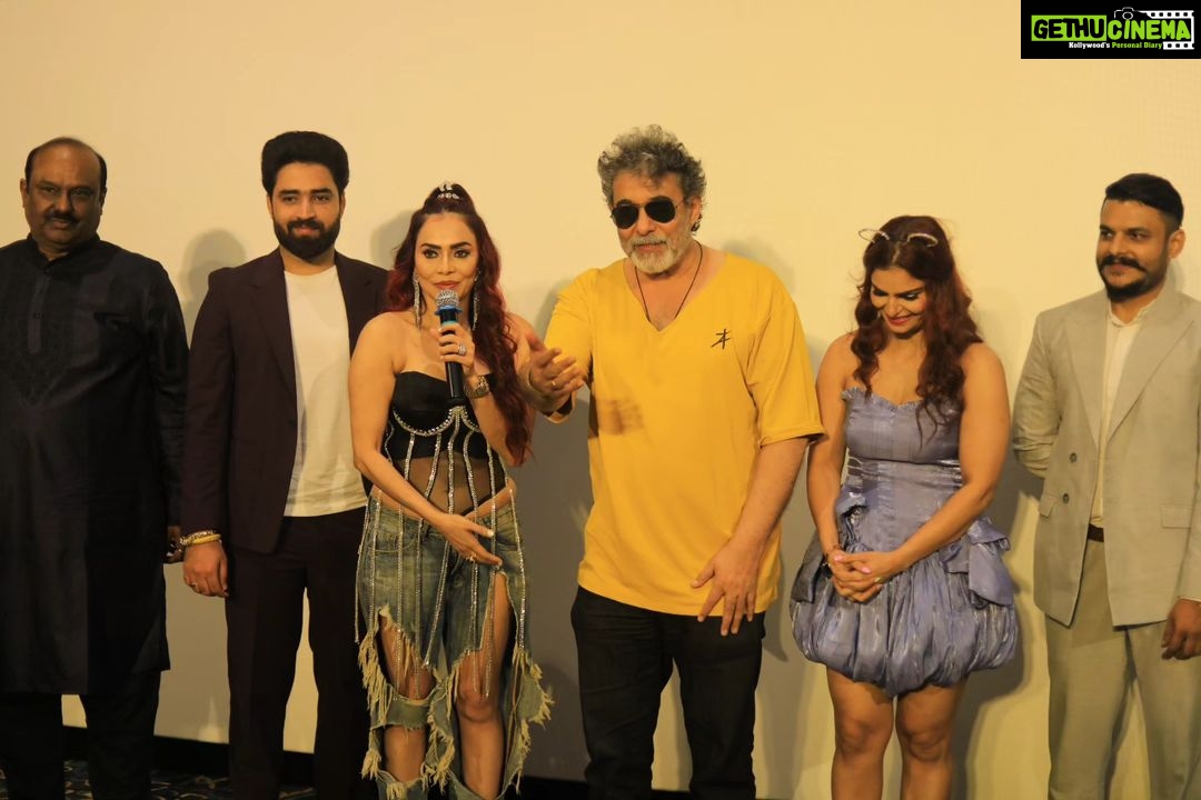 Nikita Rawal Instagram - Pica from gair chun liya night 💔♥️ @itsaastharawal @deepaktijoriteam @rajivthakur007 @restykamboj @habib17m #gairchunliya #nikitarawal #aastharawal #songlaunch #newsong #tranding