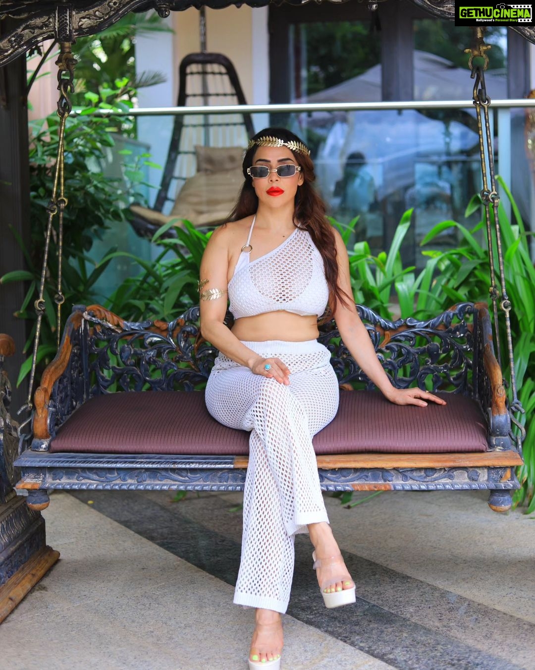 Nikita Rawal Instagram - I don't do fashion. I am fashion.❤️ #nikitarawal #fashionstyle #fashion #fashionblogger #fashionista #style #ootd #instafashion #instagood #love #model #moda #instagram #fashionable #fashiondesigner #photography #outfitoftheday #outfit #onlineshopping #follow #fashiongram #fashionphotography #streetstyle #shopping #styleblogger #like #beauty #dress #lifestyle #stylish