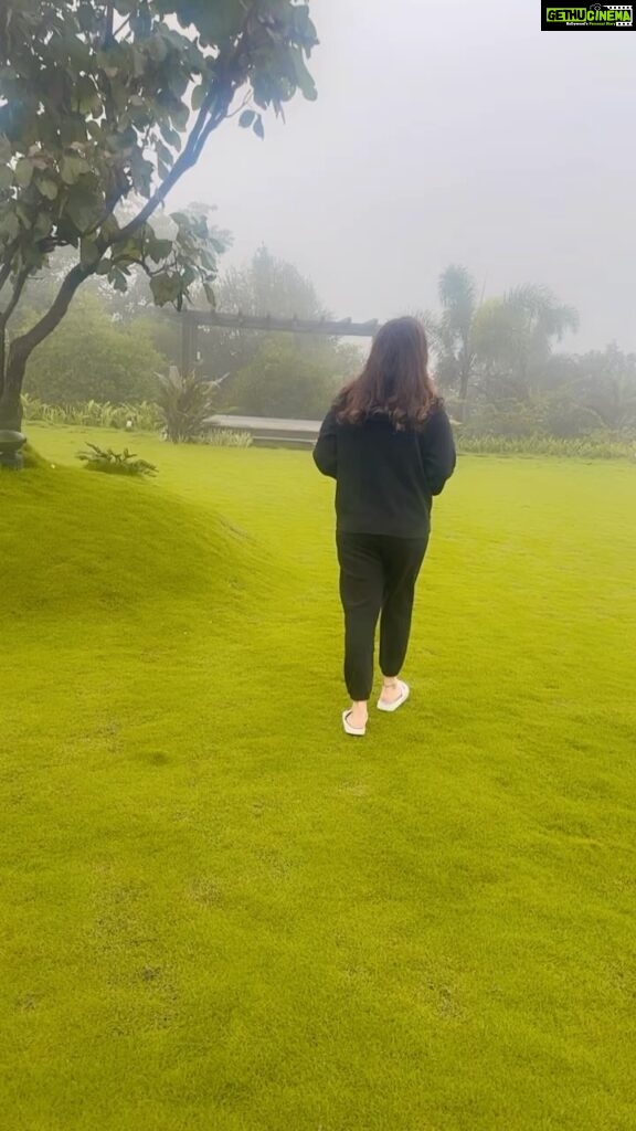 Nikita Thukral Instagram - Love the weather. And my favourite song.