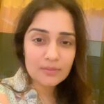 Nikita Thukral Instagram - Thank u for 250k followers. Yay. 💛😊#250followers #love #gratitude #trendingtune #actresslife