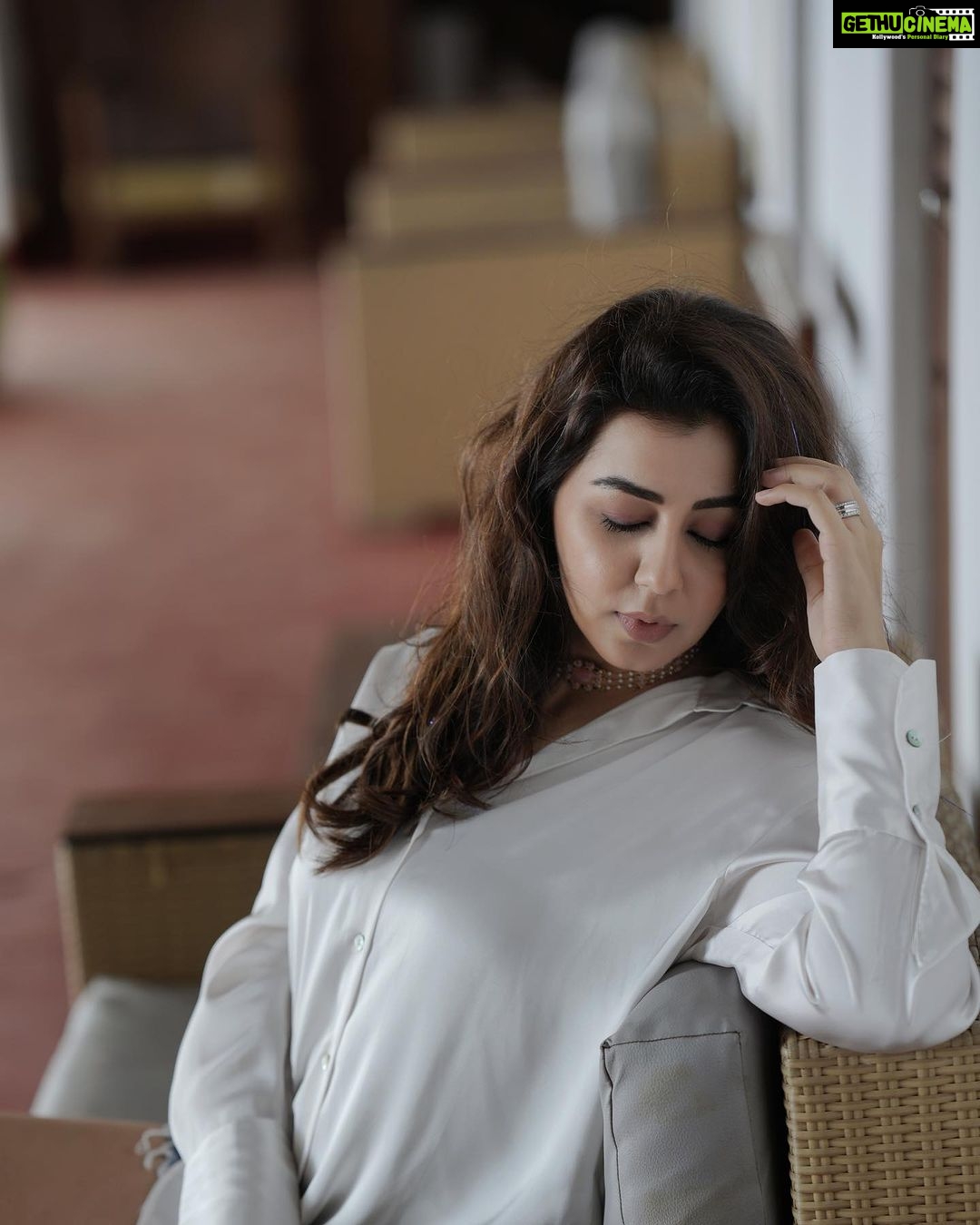 Nikki Galrani - 238.7K Likes - Felt cute, might not delete ever🤍
@jaan_moni_das x @ @joe_elize_joy x @_harikumar._